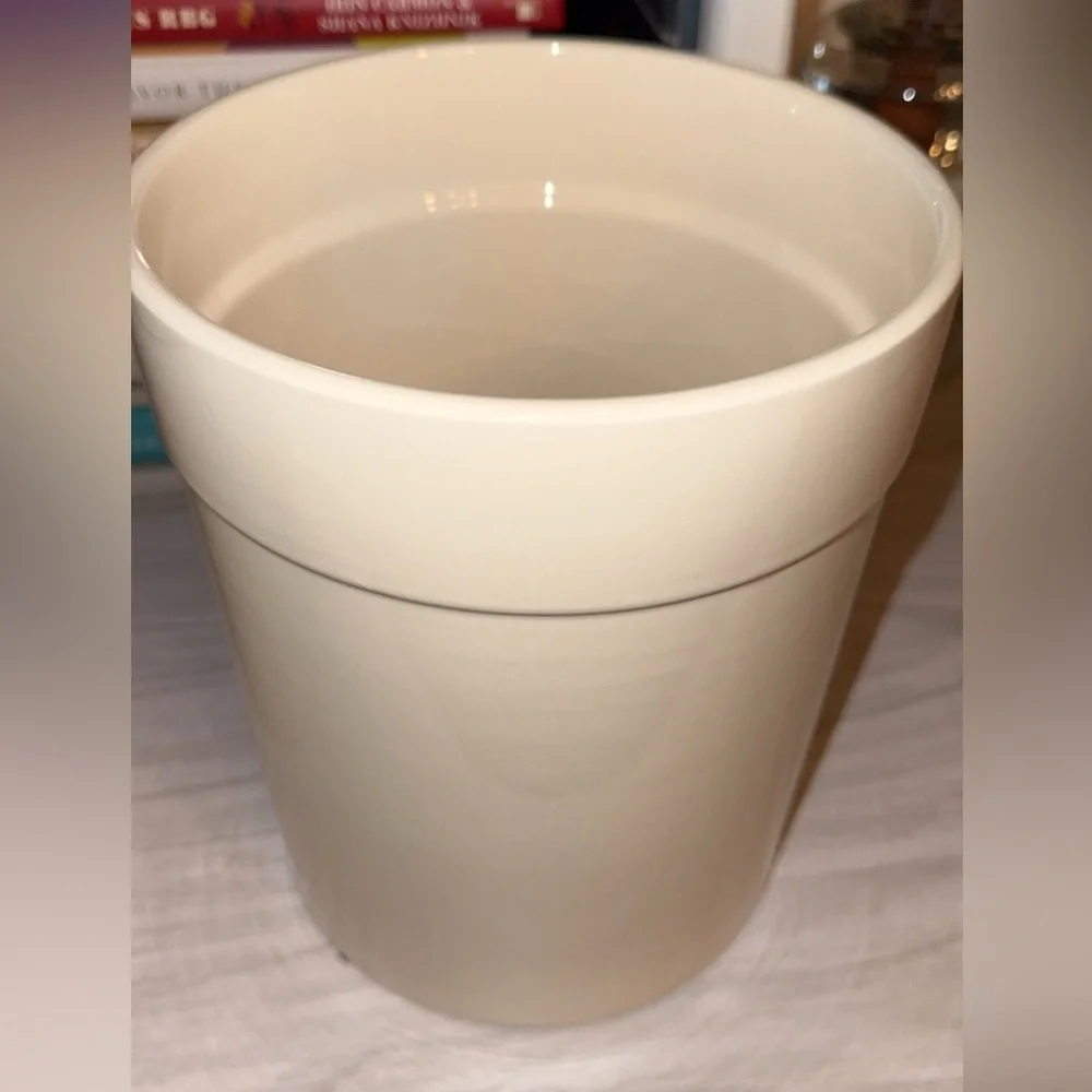 Sale Rae Dunn VHTF Ceramic Toss Waste Basket/Can/Container/Bin Trash Can ‘TOSS’